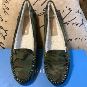 Jack Rogers Millie  Camo Sherpa Lined Moccasins Size 9
